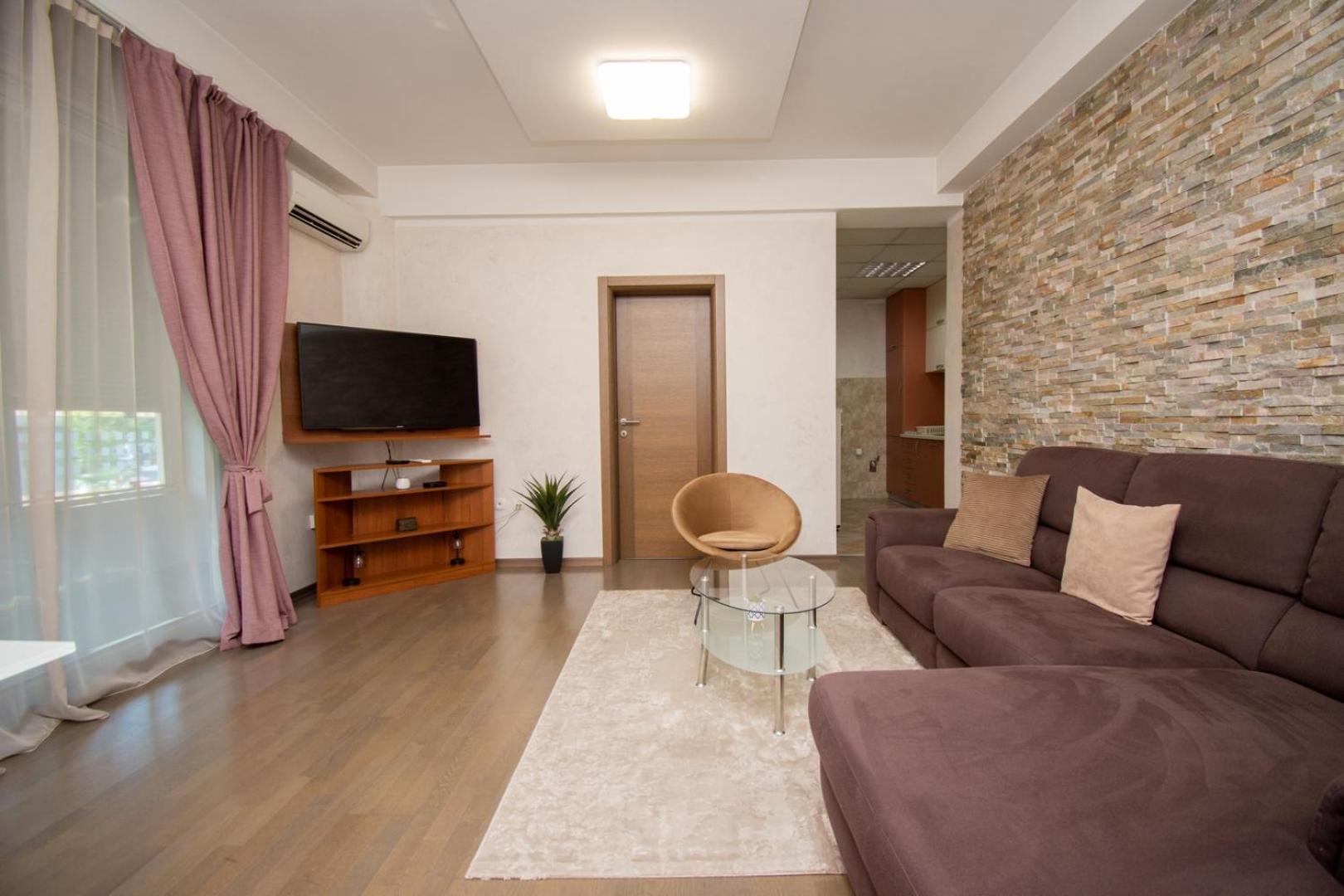 פודגוריצה Maxim Compass Apartment מראה חיצוני תמונה